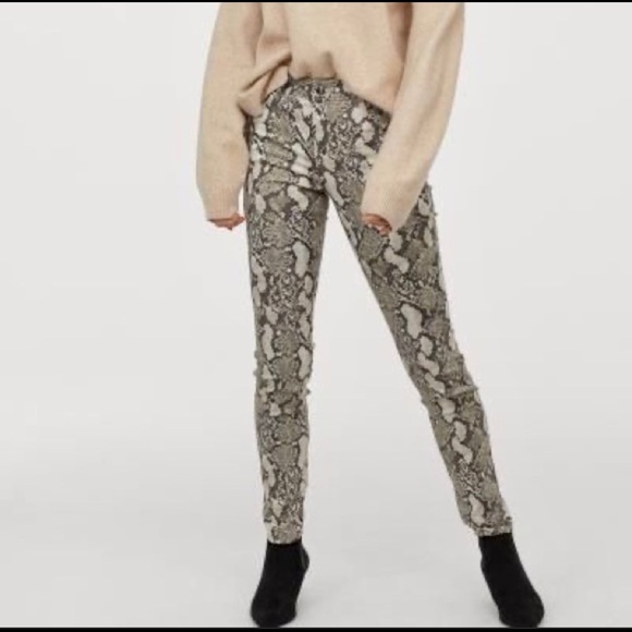 LN H & M SNAKESKIN FAUX LEATHER PANTS. - Picture 12 of 15